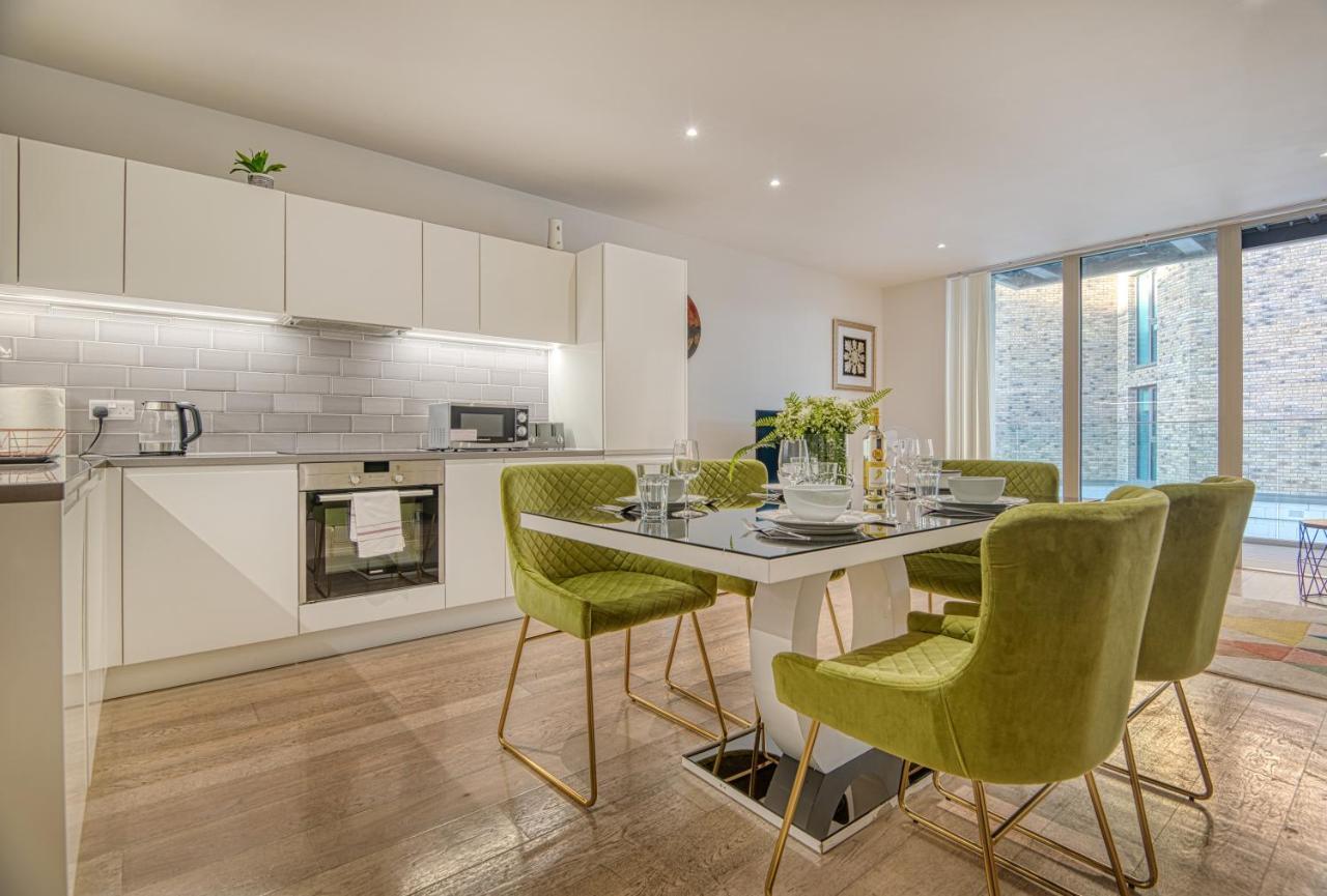Austin David Apartments Royal Wharf Londen Buitenkant foto
