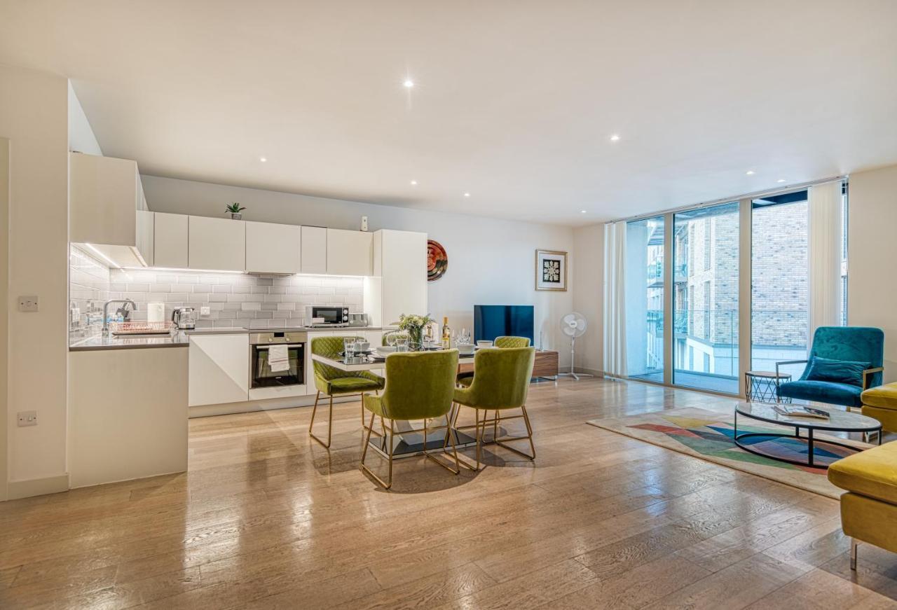 Austin David Apartments Royal Wharf Londen Buitenkant foto