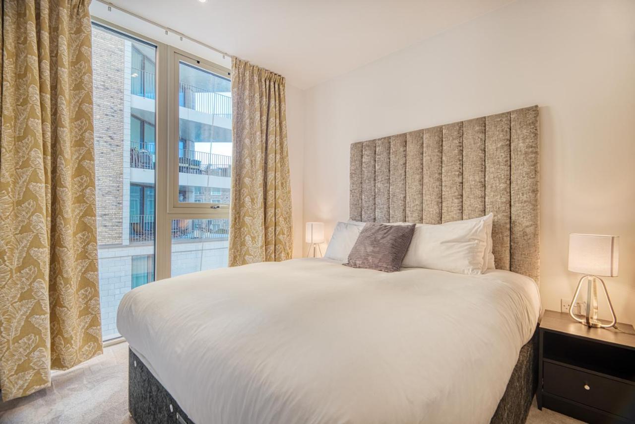 Austin David Apartments Royal Wharf Londen Buitenkant foto