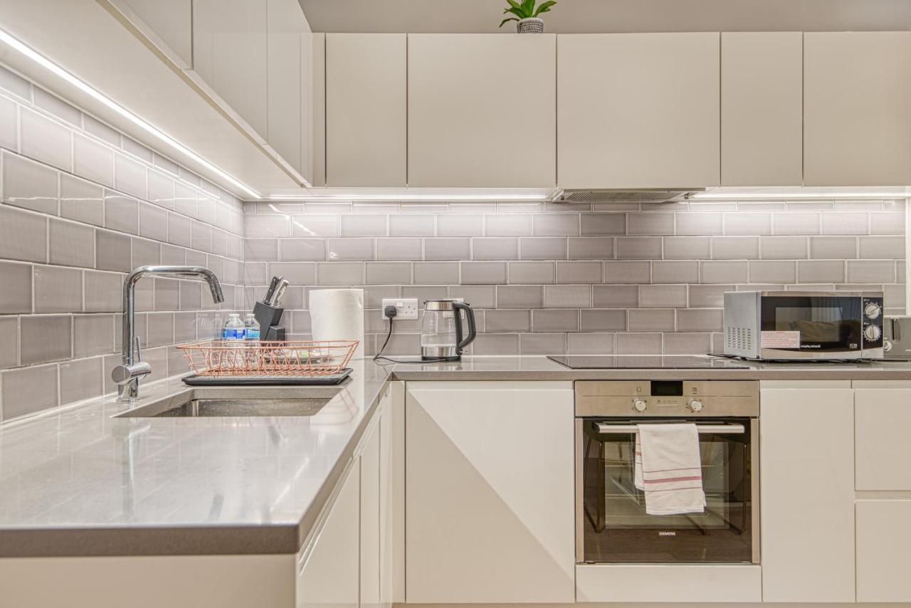 Austin David Apartments Royal Wharf Londen Buitenkant foto
